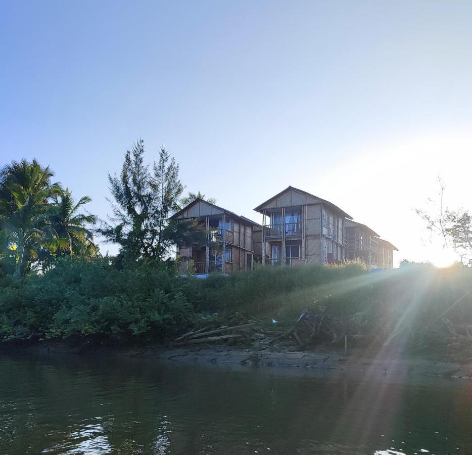 Chivarin Resorts Mālvan Exteriér fotografie